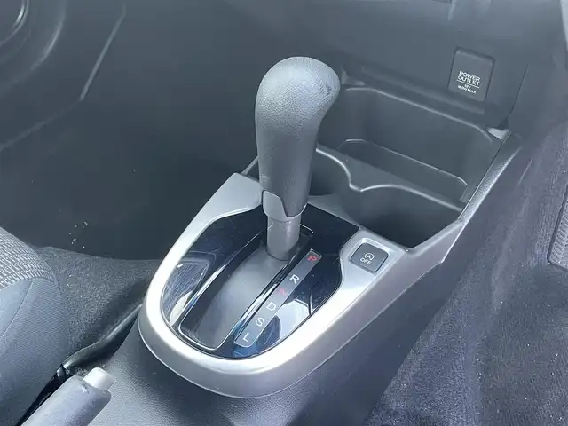 ホンダ フィット 13G Fパッケージ 神奈川県 2015(平27)年 1.5万km プレミアムホワイトパール ワンオーナー/CTBA/プッシュスタート/スマートキー/保証書/取扱説明書/スペアキー×１