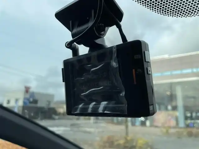 トヨタ ヴェルファイア ハイブリット Z プレミア 福島県 2023(令5)年 1.4万km ブラック セーフティセンス/・プリクラッシュセーフティ/・レーンディパーチャーアラート/・全車速追従機能付レーダークルーズコントロール/・アダプティブハイビームシステム/・ロードサインアシスト/・プロアクティブドライビングアシスト/14インチディスプレイオーディオプラス/【Bluetooth/フルセグTV/HDMI】/・コネクティッドナビ/・10スピーカー/・ETC2.0/・Apple Car Play/Android auto/茶レザーシート/・パワーシート（全席）/・シートヒーター（全席）/・エアシート（全席）/左右独立ムーンルーフ/トヨタチームメイト/パノラミックビューモニター/両側パワースライドドア/・オートステップ/スマートキー/・プッシュスタート/・スペアキー/3眼LEDヘッドライト/取扱説明書/新車時保証書