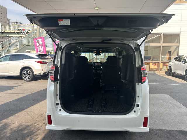 トヨタ ヴェルファイア Z 京都府 2018(平30)年 4.2万km ホワイトパールクリスタルシャイン 純正10.5インチナビ/11.4インチフリップダウンモニター/フルセグテレビ/走行中視聴可能/DVD視聴可能/Bluetooth/HDMI/サンルーフ/両側パワースライドドア/トヨタセーフティーセンス/クリアランスソナー/レーダークルーズコントロール/ロードサインアシスト/プリクラシュセーフティー/レーンキープアシスト/ブレーキホールド/オールオートウィンド/禁煙車/ビルトインETC/フォグランプ/ウィンカーミラー/電動格納ミラー/スタッドレスタイヤ有