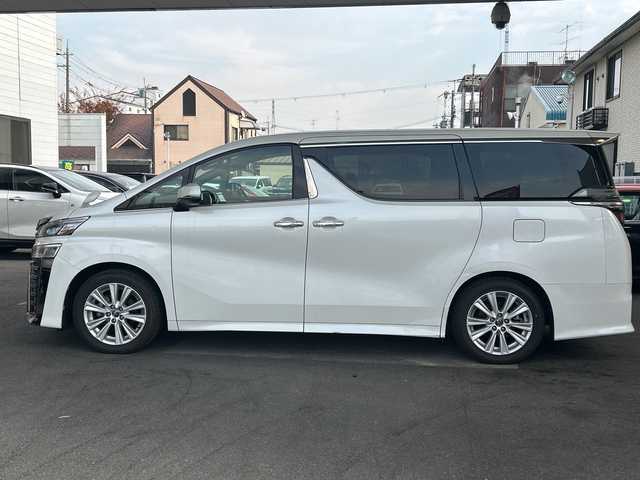 トヨタ ヴェルファイア Z 京都府 2018(平30)年 4.2万km ホワイトパールクリスタルシャイン 純正10.5インチナビ/11.4インチフリップダウンモニター/フルセグテレビ/走行中視聴可能/DVD視聴可能/Bluetooth/HDMI/サンルーフ/両側パワースライドドア/トヨタセーフティーセンス/クリアランスソナー/レーダークルーズコントロール/ロードサインアシスト/プリクラシュセーフティー/レーンキープアシスト/ブレーキホールド/オールオートウィンド/禁煙車/ビルトインETC/フォグランプ/ウィンカーミラー/電動格納ミラー/スタッドレスタイヤ有