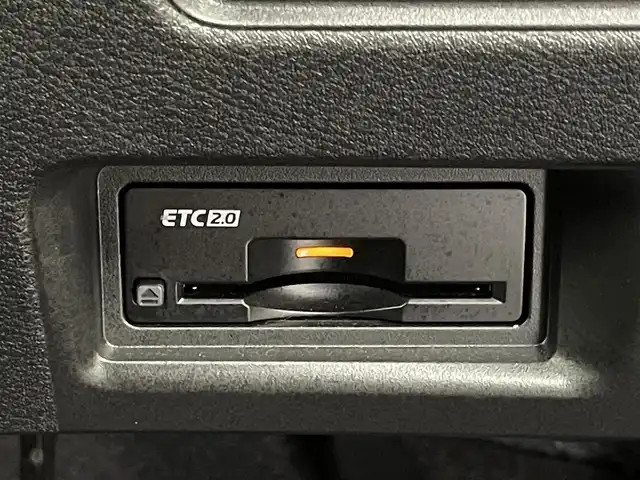 日産 セレナ ハイウェイスター V 埼玉県 2024(令6)年 0.9万km ブリリアントシルバー プロパイロット　純正１２．３インチナビ　アラウンドビューモニター　ＢＳＩ　ビルトインＥＴＣ２．０　前後ドライブレコーダー　レーダークルーズ　インテリジェントルームミラー　ワイヤレス充電　ＨＤＭＩ　ＴＶ