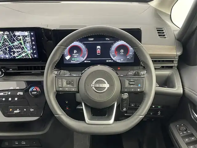 日産 セレナ ハイウェイスター V 埼玉県 2024(令6)年 0.9万km ブリリアントシルバー プロパイロット　純正１２．３インチナビ　アラウンドビューモニター　ＢＳＩ　ビルトインＥＴＣ２．０　前後ドライブレコーダー　レーダークルーズ　インテリジェントルームミラー　ワイヤレス充電　ＨＤＭＩ　ＴＶ