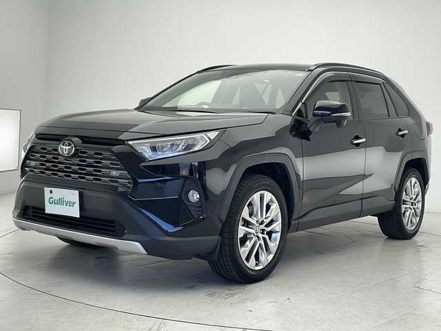 トヨタ ＲＡＶ４ G Zパッケージ 千葉県 2020(令2)年 4万km アティチュードブラックマイカ サンルーフ/純正SDナビ　/Bluetooth/CD/DVD/SD/フルセグ/トヨタセーフティセンス　/プリクラッシュ/レーントレーシング/オートハイビーム/レーダークルーズコントロール/クリアランスソナー/リアクロストラフィックアラート/パーキングサポートブレーキ/ロードサインアシスト/ブラインドスポットモニター/ビルトインＥＴＣ２．０　/レザーシート　/パワーシート　/バックカメラ　/ドライブレコーダー前後/電子パーキング　/ブレーキホールド　/シートヒーター　/シートメモリー　/パワーバックドア　/ドアバイザー/置くだけ充電/タイプA充電サポート/連動電動格納ミラー/ステアリングヒーター/ステアリングスイッチ/ダウンヒルアシスト/MT付AT/LEDヘッドライト/LEDフォグライト/純正アルミホイール/サングラスホルダー/４WD