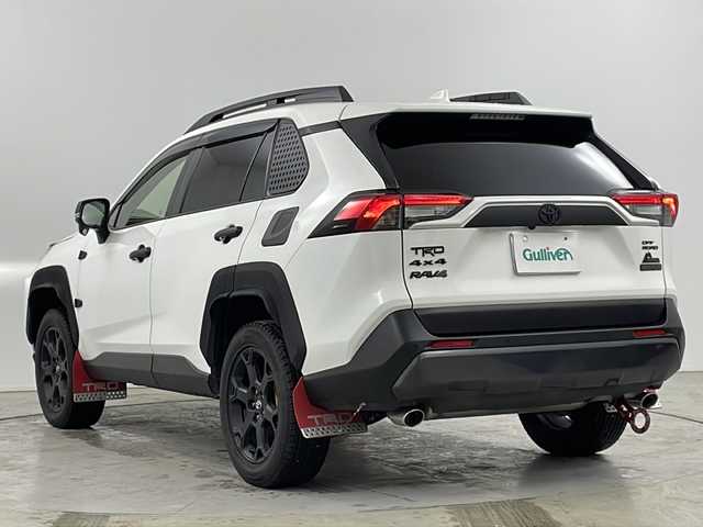 トヨタ ＲＡＶ４ アドベンチャー オフロードPKG 道央・札幌 2021(令3)年 3.6万km スーパーホワイトⅡ ・4WD/・純正9インチナビ/・CD/DVD/SD/MSV/BT/フルセグTV/・バックカメラ/・ビルトインETC/・PCS/ACC/LTA/RSA/AHB/・PKSB/BSM/クリソナ/・ESPELIR製ダウンサス/・TRDフューエルキャップ/・TRDマッドフラップ/・バグガード/・フェンダーカバー/・ルーフレール/・オートリトラクタブルウィンカーミラー/・革巻きステアリング/・ステアリングリモコン/・電動パーキングブレーキ/・MT付きAT/・パワーバックドア/・スペアキー