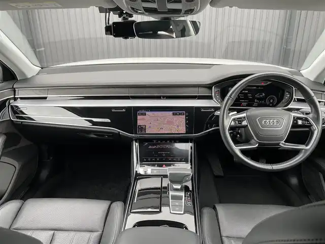 アウディ Ａ８ 55TFSIクワトロ 福島県 2019(平31)年 4.6万km グレイシアホワイトメタリック 純正ナビ(BT/USB)/フルセグTV/バックカメラ/360°/パドルシフト/LEDオートライト/ステアリングスイッチ/前後ドライブレコーダー/ビルトインETC2.0/追従クルーズコントロール/前席シートベンチレーション/全席シートヒーター/リア3面電動シェード/全席パワーシート/電子パーキングブレーキ/オートブレーキホールド/オートワイパー/全席独立オートエアコン/パワーバックドア/レザーシート/革巻ステアリング/アイドリングストップ/純正19AW/シートマッサージ機能/トランクスルー
