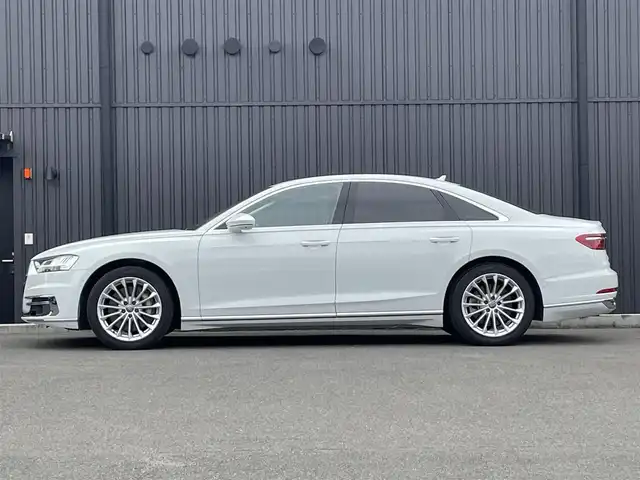 アウディ Ａ８ 55TFSIクワトロ 福島県 2019(平31)年 4.6万km グレイシアホワイトメタリック 純正ナビ(BT/USB)/フルセグTV/バックカメラ/360°/パドルシフト/LEDオートライト/ステアリングスイッチ/前後ドライブレコーダー/ビルトインETC2.0/追従クルーズコントロール/前席シートベンチレーション/全席シートヒーター/リア3面電動シェード/全席パワーシート/電子パーキングブレーキ/オートブレーキホールド/オートワイパー/全席独立オートエアコン/パワーバックドア/レザーシート/革巻ステアリング/アイドリングストップ/純正19AW/シートマッサージ機能/トランクスルー