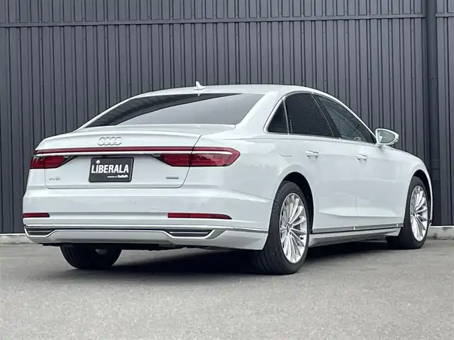 アウディ Ａ８ 55TFSIクワトロ 福島県 2019(平31)年 4.6万km グレイシアホワイトメタリック 純正ナビ(BT/USB)/フルセグTV/バックカメラ/360°/パドルシフト/LEDオートライト/ステアリングスイッチ/前後ドライブレコーダー/ビルトインETC2.0/追従クルーズコントロール/前席シートベンチレーション/全席シートヒーター/リア3面電動シェード/全席パワーシート/電子パーキングブレーキ/オートブレーキホールド/オートワイパー/全席独立オートエアコン/パワーバックドア/レザーシート/革巻ステアリング/アイドリングストップ/純正19AW/シートマッサージ機能/トランクスルー