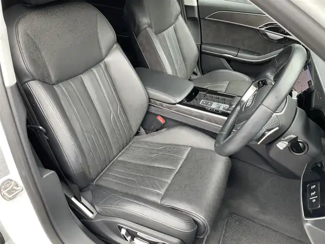アウディ Ａ８ 55TFSIクワトロ 福島県 2019(平31)年 4.6万km グレイシアホワイトメタリック 純正ナビ(BT/USB)/フルセグTV/バックカメラ/360°/パドルシフト/LEDオートライト/ステアリングスイッチ/前後ドライブレコーダー/ビルトインETC2.0/追従クルーズコントロール/前席シートベンチレーション/全席シートヒーター/リア3面電動シェード/全席パワーシート/電子パーキングブレーキ/オートブレーキホールド/オートワイパー/全席独立オートエアコン/パワーバックドア/レザーシート/革巻ステアリング/アイドリングストップ/純正19AW/シートマッサージ機能/トランクスルー