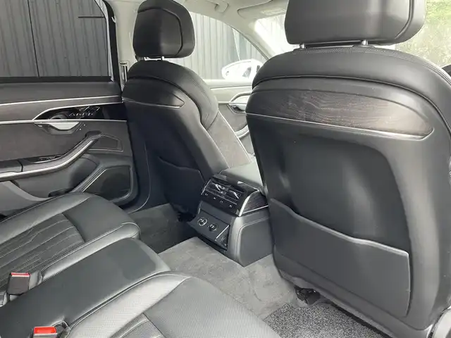 アウディ Ａ８ 55TFSIクワトロ 福島県 2019(平31)年 4.6万km グレイシアホワイトメタリック 純正ナビ(BT/USB)/フルセグTV/バックカメラ/360°/パドルシフト/LEDオートライト/ステアリングスイッチ/前後ドライブレコーダー/ビルトインETC2.0/追従クルーズコントロール/前席シートベンチレーション/全席シートヒーター/リア3面電動シェード/全席パワーシート/電子パーキングブレーキ/オートブレーキホールド/オートワイパー/全席独立オートエアコン/パワーバックドア/レザーシート/革巻ステアリング/アイドリングストップ/純正19AW/シートマッサージ機能/トランクスルー