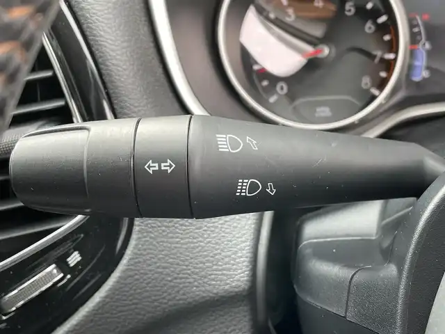クライスラー・ジープ ジープ コンパス リミテッド 栃木県 2019(平31)年 4.6万km パール 純正メモリナビ/AM FM TV AUX BT/バックカメラ/オート４WD/追従式クルーズコントロール/ETC/電動リアゲート/前後ドライブレコーダー/純正フロアマット/前席シートヒーター/ハーフレザー/純正アルミホイール/コーナーセンサー/オートライト