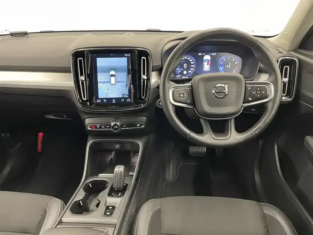 ボルボ ＸＣ４０ 岡山県 2020(令2)年 4.9万km 黒Ⅱ 純正SENSUSナビ　/３６０°カメラ　/アップルカープレイ　/Bluetooth/ドラレコ（純正）/シートヒーター　/ステアリングヒーター　/City Safety/Lane keeping Aid/Road Sign Information/Drive Alert/自動防眩ミラー/ブレーキAH/オートライト/オートワイパー/オートハイビーム/パノラマガラスSR/ワイヤレスチャージ/ステアリングS/W/PTG