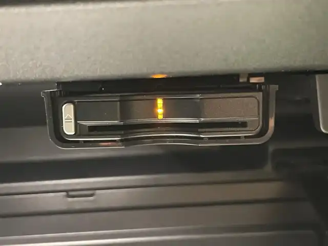 ボルボ ＸＣ４０ 岡山県 2020(令2)年 4.9万km 黒Ⅱ 純正SENSUSナビ　/３６０°カメラ　/アップルカープレイ　/Bluetooth/ドラレコ（純正）/シートヒーター　/ステアリングヒーター　/City Safety/Lane keeping Aid/Road Sign Information/Drive Alert/自動防眩ミラー/ブレーキAH/オートライト/オートワイパー/オートハイビーム/パノラマガラスSR/ワイヤレスチャージ/ステアリングS/W/PTG