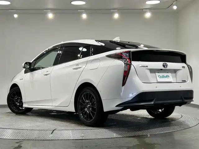 トヨタ プリウス A ツーリングセレクション 愛知県 2018(平30)年 2.3万km ホワイトパールクリスタルシャイン 純正９インチナビ/プリクラッシュセーフティ/レーダークルーズコントロール/レーンキープアシスト/アドバンストパーク/ブラインドスポットモニター/クリアランスソナー/先行車発進告知/ヘッドアップディスプレイ/シートヒーター/ドライブレコーダー/ビルトインETC/バックカメラ/純正フロアマット/ISOFIX