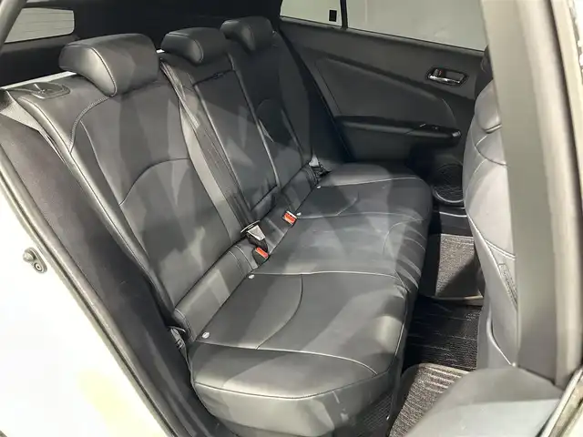 トヨタ プリウス A ツーリングセレクション 愛知県 2018(平30)年 2.3万km ホワイトパールクリスタルシャイン 純正９インチナビ/プリクラッシュセーフティ/レーダークルーズコントロール/レーンキープアシスト/アドバンストパーク/ブラインドスポットモニター/クリアランスソナー/先行車発進告知/ヘッドアップディスプレイ/シートヒーター/ドライブレコーダー/ビルトインETC/バックカメラ/純正フロアマット/ISOFIX