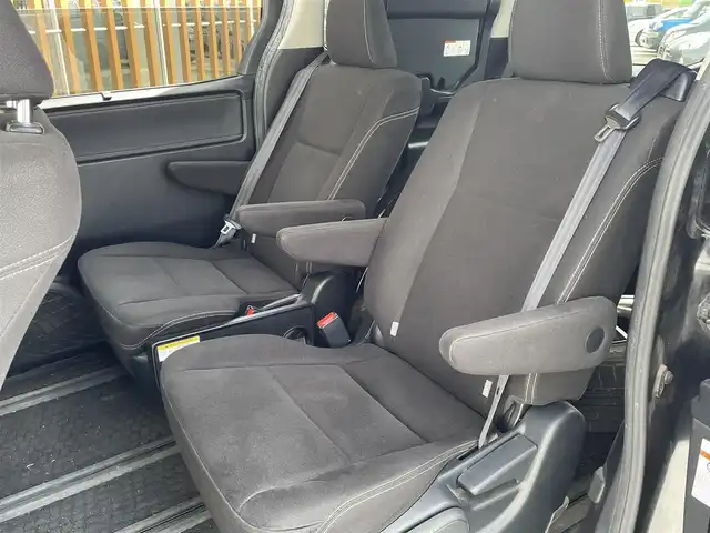 トヨタ エスクァイア Xi 千葉県 2015(平27)年 13万km ブラック (株)IDOMが運営する【じしゃロン八千代店】の自社ローン対象車両になります。こちらは現金またはオートローンご利用時の価格です。自社ローンご希望の方は別途その旨お申付け下さい/Bluetooth接続/フルセグナビ/片側パワースライドドア