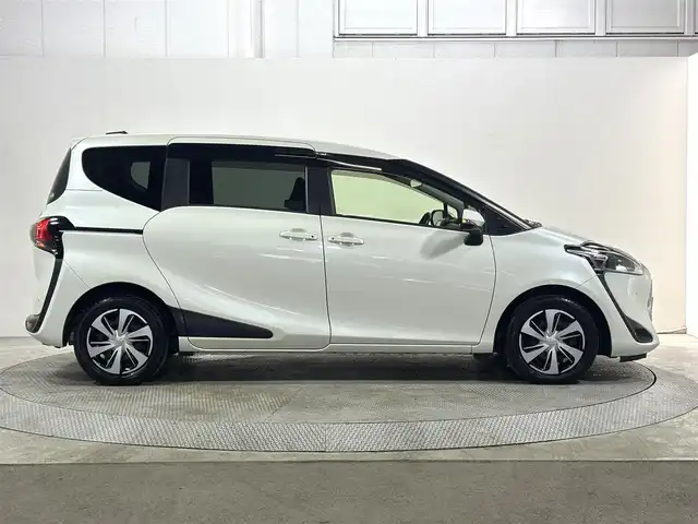 トヨタ シエンタ G クエロ 大阪府 2019(令1)年 4.8万km ホワイトパールクリスタルシャイン 純正ナビフルセグTV/全方位カメラ/ハーフレザーシート/ETC/両側パワスラ/ドライブレコーダー/クリアランスソナー/アイドリングストップ/レーンアシスト/オートライト/LEDヘッドライト/スマートキー