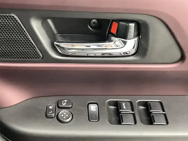 スズキ スペーシア カスタム HYBRID XS 熊本県 2024(令6)年 1.2万km ブルーイッシュブラックパール3 純正ディスプレイオーディオ　/全周囲カメラ　/両側パワースライドドア　/前席シートヒーター　/ステアリングヒーター/スズキセーフティサポート/・デュアルセンサーブレーキサポート/・誤発進制御機能/・後方誤発進抑制機能/・車線逸脱警報/・車線逸脱抑制機能/・ふらつき警報機能/・車線維持支援システム/・先行車発進お知らせ機能/・標識認識システム/・レーダークルーズコントロール/衝突軽減ブレーキ　/アイドリングストップ　/横滑り防止　/社外フロアマット/純正１５インチAW/オートライト　/ＬＥＤヘッドライト/スマートキー/プッシュスタート