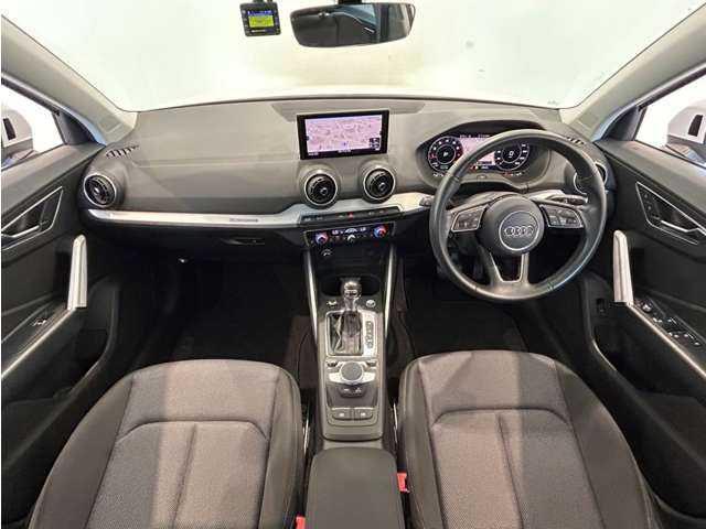 アウディ Ｑ２ 3.5TFSI シリンダーオンデマンドスポーツ 熊本県 2019(平31)年 5.6万km グレイシアホワイトメタリック 純正ナビ（Bluetooth、USB、地デジ）/バックカメラ/パワーバックドア/コーナーセンサー/シートヒーター/純正15インチアルミホイール/LEDヘッドライト/ETC