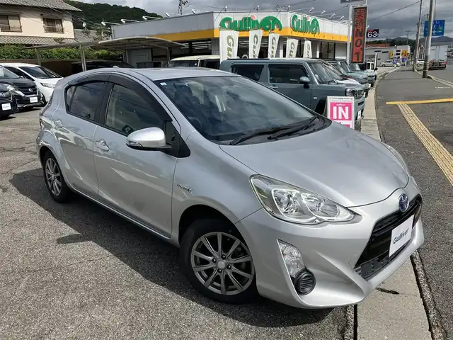 トヨタ アクア S 広島県 2015(平27)年 9万km シルバーM 純正ディーラーナビ/ワンセグTV/Bluetooth/社外15インチアルミ/ETC/キーレスキー/取扱説明書/スペアキー