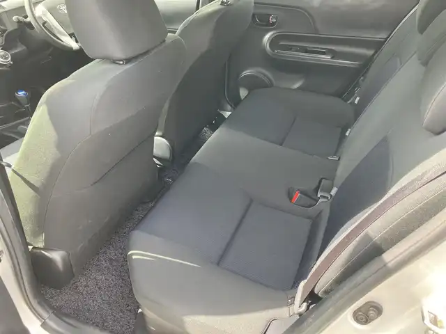 トヨタ アクア S 広島県 2015(平27)年 9万km シルバーM 純正ディーラーナビ/ワンセグTV/Bluetooth/社外15インチアルミ/ETC/キーレスキー/取扱説明書/スペアキー