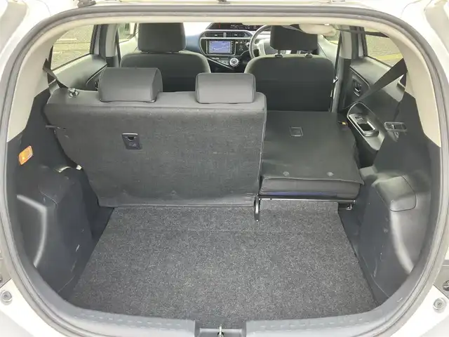 トヨタ アクア S 広島県 2015(平27)年 9万km シルバーM 純正ディーラーナビ/ワンセグTV/Bluetooth/社外15インチアルミ/ETC/キーレスキー/取扱説明書/スペアキー