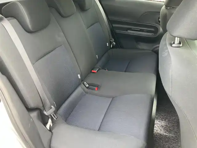 トヨタ アクア S 広島県 2015(平27)年 9万km シルバーM 純正ディーラーナビ/ワンセグTV/Bluetooth/社外15インチアルミ/ETC/キーレスキー/取扱説明書/スペアキー