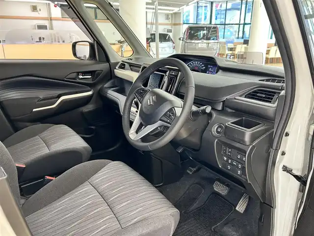 スズキ ソリオ HV MZ 道央・札幌 2023(令5)年 7.9万km ピュアホワイトP ・ワンオーナー/・衝突軽減ブレーキ/・横滑り防止装置/・車線逸脱警報/・アイドリングストップ/・ヘッドアップディスプレイ/・レーダークルーズコントロール/・両側パワースライドドア/・前席シートヒーター/・ミラーヒーター/・ＥＴＣ/・純正15インチＡＷ/・プッシュスタート/・スマートキー/オーディオレス車両
