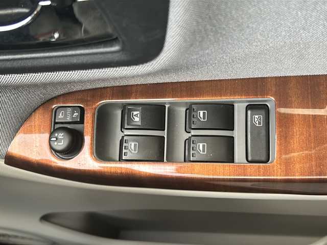 ダイハツ キャスト スタイル X 沖縄県 2017(平29)年 7.5万km ファイアークォーツレッドM 純正ナビ/（ＡＭ／ＦＭ／ＣＤ／ＤＶＤ／ＢＴ）　/フルセグＴＶ　/バックモニター　/ＥＴＣ　/横滑り防止機能　　/純正フロアマット　/オートライト　/アイドリングストップ　/ダブルエアバッグ