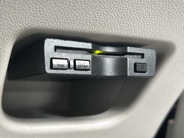 ダイハツ キャスト スタイル X 沖縄県 2017(平29)年 7.5万km ファイアークォーツレッドM 純正ナビ/（ＡＭ／ＦＭ／ＣＤ／ＤＶＤ／ＢＴ）　/フルセグＴＶ　/バックモニター　/ＥＴＣ　/横滑り防止機能　　/純正フロアマット　/オートライト　/アイドリングストップ　/ダブルエアバッグ