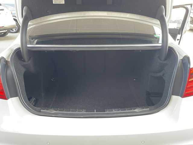 ＢＭＷ ３２０ｄ Mスポーツ 京都府 2015(平27)年 6.9万km アルピンホワイトⅢ 8.8インチ純正ナビ/Bluetooth　Audio/SD/AUX/CD/DVD/バックカメラ/レーダークルーズコントロール/パドルシフト/ステアリングスイッチ/純正ドライブレコーダー(ND-DVR40)/ビルトインETC/プッシュスタート/電格ウィンカーミラー/オールオートパワーウィンドウ/社外エアロ(フロント、リアスポイラー)/純正AW/禁煙車/保証書/取説