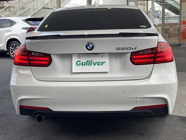 ＢＭＷ ３２０ｄ Mスポーツ 京都府 2015(平27)年 6.9万km アルピンホワイトⅢ 8.8インチ純正ナビ/Bluetooth　Audio/SD/AUX/CD/DVD/バックカメラ/レーダークルーズコントロール/パドルシフト/ステアリングスイッチ/純正ドライブレコーダー(ND-DVR40)/ビルトインETC/プッシュスタート/電格ウィンカーミラー/オールオートパワーウィンドウ/社外エアロ(フロント、リアスポイラー)/純正AW/禁煙車/保証書/取説