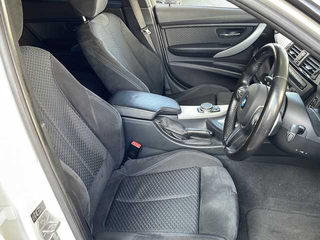 ＢＭＷ ３２０ｄ Mスポーツ 京都府 2015(平27)年 6.9万km アルピンホワイトⅢ 8.8インチ純正ナビ/Bluetooth　Audio/SD/AUX/CD/DVD/バックカメラ/レーダークルーズコントロール/パドルシフト/ステアリングスイッチ/純正ドライブレコーダー(ND-DVR40)/ビルトインETC/プッシュスタート/電格ウィンカーミラー/オールオートパワーウィンドウ/社外エアロ(フロント、リアスポイラー)/純正AW/禁煙車/保証書/取説