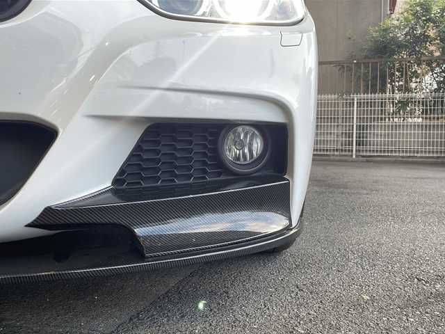 ＢＭＷ ３２０ｄ Mスポーツ 京都府 2015(平27)年 6.9万km アルピンホワイトⅢ 8.8インチ純正ナビ/Bluetooth　Audio/SD/AUX/CD/DVD/バックカメラ/レーダークルーズコントロール/パドルシフト/ステアリングスイッチ/純正ドライブレコーダー(ND-DVR40)/ビルトインETC/プッシュスタート/電格ウィンカーミラー/オールオートパワーウィンドウ/社外エアロ(フロント、リアスポイラー)/純正AW/禁煙車/保証書/取説