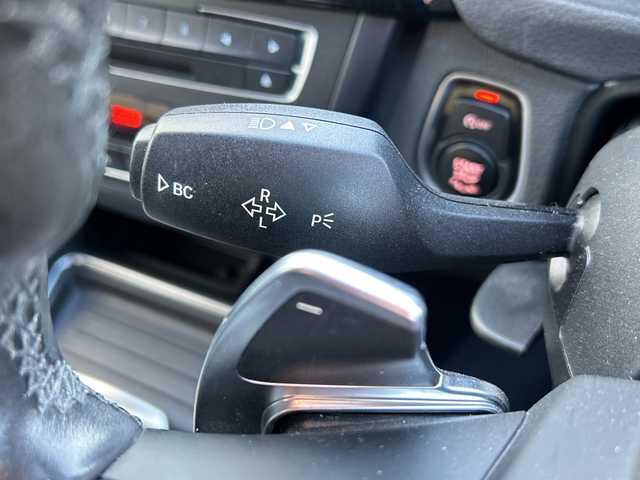 ＢＭＷ ３２０ｄ Mスポーツ 岐阜県 2015(平27)年 6.9万km アルピンホワイトⅢ 登録時走行距離68626km/8.8インチ純正ナビ/Bluetooth　Audio/SD/AUX/CD/DVD/バックカメラ/レーダークルーズコントロール/パドルシフト/ステアリングスイッチ/純正ドライブレコーダー(ND-DVR40)/ビルトインETC/プッシュスタート/電格ウィンカーミラー/オールオートパワーウィンドウ/社外エアロ(フロント、リアスポイラー)/純正AW/禁煙車/保証書/取説