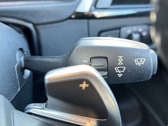 ＢＭＷ ３２０ｄ Mスポーツ 岐阜県 2015(平27)年 6.9万km アルピンホワイトⅢ 登録時走行距離68626km/8.8インチ純正ナビ/Bluetooth　Audio/SD/AUX/CD/DVD/バックカメラ/レーダークルーズコントロール/パドルシフト/ステアリングスイッチ/純正ドライブレコーダー(ND-DVR40)/ビルトインETC/プッシュスタート/電格ウィンカーミラー/オールオートパワーウィンドウ/社外エアロ(フロント、リアスポイラー)/純正AW/禁煙車/保証書/取説