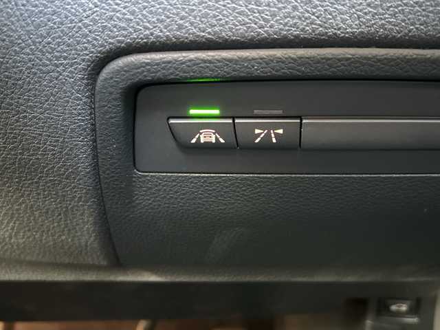 ＢＭＷ ３２０ｄ Mスポーツ 岐阜県 2015(平27)年 6.9万km アルピンホワイトⅢ 登録時走行距離68626km/8.8インチ純正ナビ/Bluetooth　Audio/SD/AUX/CD/DVD/バックカメラ/レーダークルーズコントロール/パドルシフト/ステアリングスイッチ/純正ドライブレコーダー(ND-DVR40)/ビルトインETC/プッシュスタート/電格ウィンカーミラー/オールオートパワーウィンドウ/社外エアロ(フロント、リアスポイラー)/純正AW/禁煙車/保証書/取説