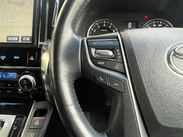 トヨタ ヴェルファイア Z Aエディション ゴールデンアイズ 埼玉県 2016(平28)年 4.8万km ブラック /純正10.5型メモリナビ//フルセグTV//バックカメラ//フリップダウンモニター//CD/DVD/Bluetooth//両側パワースライドドア//パワーバックドア//アダプティブクルーズコントロール//ビルトインETC//スマートキー//LEDヘッドライト//衝突軽減ブレーキ//クリアランスソナー//W.サイドエアバッグ//カーテン.ニーエアバッグ//ABS//横滑り防止装置//ハーフレザーシート//助手席&2列目オットマン//オートライト//Fフォグランプ//コンビステアリング//スモークフィルム//ドアバイザー//純正18インチAW//新車時保証書//取扱説明書//ナビ取説