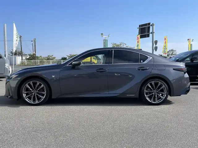 レクサス ＩＳ 300h Fスポーツ 宮崎県 2022(令4)年 5.9万km ソニッククロム 純正ナビ/・フルセグTV・Bluetooth・DVD・CD/全方位カメラ/ビルトインETC/D/N席パワーシート/D/N席シートヒーター/ハンドルヒーター/前後ドライブレコーダー/衝突軽減ブレーキ/レーダークルーズコントロール/オートハイビームアシスト/パドルシフト/前後コーナーセンサー/ブラインドスポットモニター/純正フロアマット/純正19インチアルミホイール