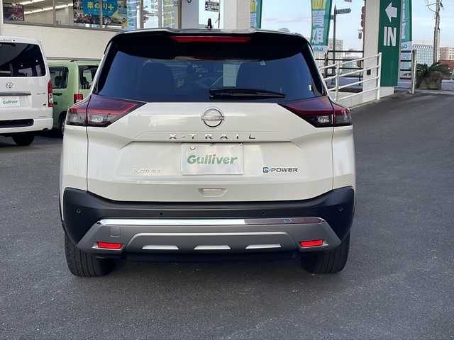 日産 エクストレイル G e－4ORCE 宮崎県 2023(令5)年 2.1万km ブリリアントホワイトパール/スーパーブラック 2トーン ディスプレイオーディオ Bluetooth USB入力端子 全方位カメラ フルセグTV ETC 前後ドライブレコーダー BSM レーダークルーズコントロール BOSEサウンド ヘッドアップディスプレイ ハンドルヒーター 前席シートヒーター 置くだけ充電