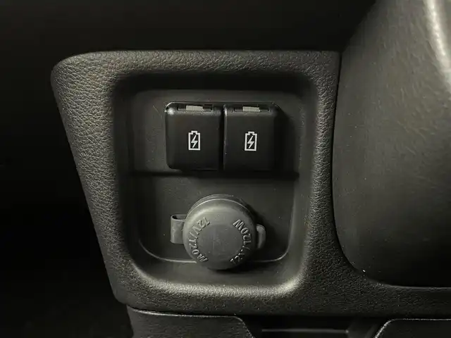 スズキ ソリオ バンディット HV MV 宮城県 2021(令3)年 4.4万km ピュアホワイトP 純正９型ナビ/両側パワースライドドア/全周囲カメラ/ヘッドアップディスプレイ/シートヒーター/パーキングセンサー/アダプティブクルーズコントロール/LEDヘッドライト/セーフティサポート/フルセグTV/スマートフォン連携/ミラー型ドライブレコーダー/CD/DVDプレーヤー/ETC/禁煙車