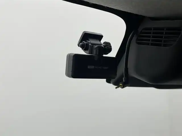 スズキ ソリオ バンディット HV MV 宮城県 2021(令3)年 4.4万km ピュアホワイトP 純正９型ナビ/両側パワースライドドア/全周囲カメラ/ヘッドアップディスプレイ/シートヒーター/パーキングセンサー/アダプティブクルーズコントロール/LEDヘッドライト/セーフティサポート/フルセグTV/スマートフォン連携/ミラー型ドライブレコーダー/CD/DVDプレーヤー/ETC/禁煙車