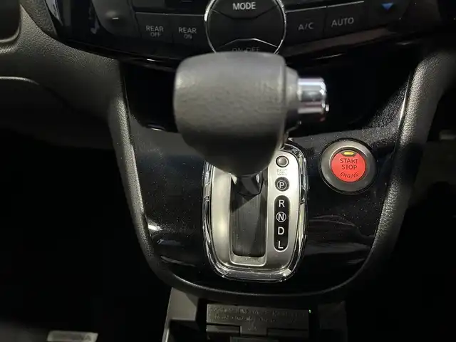 日産 セレナ HWS S HV Vセレ +SeftyⅡ 静岡県 2016(平28)年 6.9万km ブリリアントホワイトパール ワンオーナー/純正SDナビ(Bluetooth/TV/FM/AM/CD/DVD)/後席モニター/横滑り防止装置/レーンキープアシスト/エマージェンシーブレーキ/踏み間違い衝突防止アシスト/オートライト/純正16インチアルミホイール/ETC/スマートキー/プッシュスタート