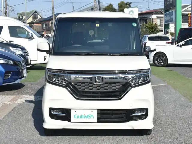 ホンダ Ｎ ＢＯＸ カスタム G L ホンダセンシング 神奈川県 2018(平30)年 1.9万km プレミアムホワイトパールⅡ ホンダ純正8型ナビ/：CD/DVD/：地デジ/：Bluetooth/：USB入力/バックカメラ/ホンダ純正ドラレコ/ホンダ純正ビルトインETC/左右パワースライド/LEDヘッドランプ/：LEDフォグランプ/充電用USBあり/ホンダセンシング/：衝突軽減ブレーキ/：誤発信抑制機能（前後）/：歩行者事故低減ステアリング/：先行車発進お知らせ/：車線維持支援システム/：オートハイビーム/：標識認識/：路外逸脱抑制機能/プッシュスタート/：スマートキー2個/ーーーーーーーーーーーーーーーーーー/保証書/取説/ナビ説/記録簿 H30.R1.2.3.4.5.6