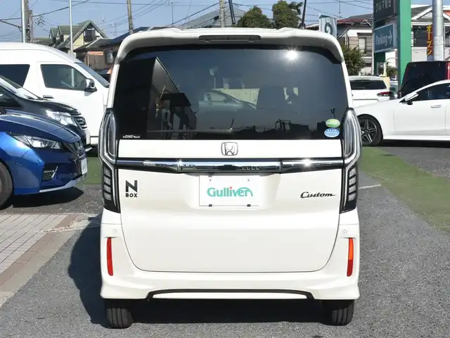 ホンダ Ｎ ＢＯＸ カスタム G L ホンダセンシング 神奈川県 2018(平30)年 1.9万km プレミアムホワイトパールⅡ ホンダ純正8型ナビ/：CD/DVD/：地デジ/：Bluetooth/：USB入力/バックカメラ/ホンダ純正ドラレコ/ホンダ純正ビルトインETC/左右パワースライド/LEDヘッドランプ/：LEDフォグランプ/充電用USBあり/ホンダセンシング/：衝突軽減ブレーキ/：誤発信抑制機能（前後）/：歩行者事故低減ステアリング/：先行車発進お知らせ/：車線維持支援システム/：オートハイビーム/：標識認識/：路外逸脱抑制機能/プッシュスタート/：スマートキー2個/ーーーーーーーーーーーーーーーーーー/保証書/取説/ナビ説/記録簿 H30.R1.2.3.4.5.6