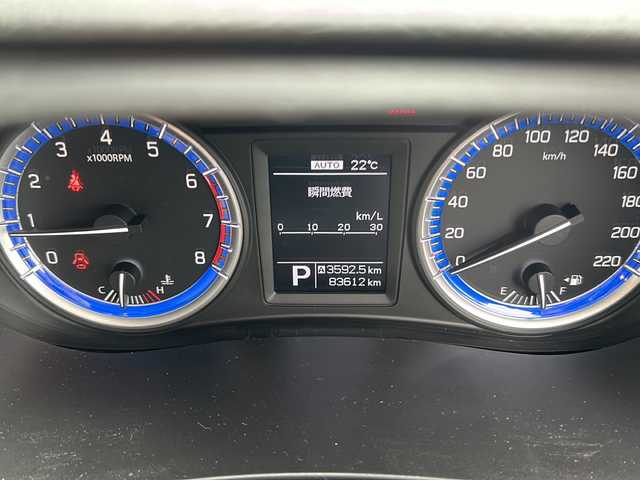 スズキ ＳＸ４ Ｓクロス 千葉県 2015(平27)年 8.4万km クールホワイトパール ４ＷＤ　ナビ　ＡＶＩＣ－ＺＨ０７７７　バックカメラ　フルセグ　ＥＴＣ　シートヒーター　クルコン マット　横滑り防止　ＭＴモード付ＡＴ　サイドエアロパーツ　純正１７インチＡＷ　　ＨＩＤ　スマートキー