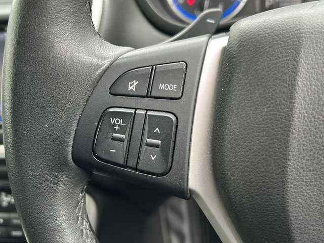 スズキ ＳＸ４ Ｓクロス 千葉県 2015(平27)年 8.4万km クールホワイトパール ４ＷＤ　ナビ　ＡＶＩＣ－ＺＨ０７７７　バックカメラ　フルセグ　ＥＴＣ　シートヒーター　クルコン マット　横滑り防止　ＭＴモード付ＡＴ　サイドエアロパーツ　純正１７インチＡＷ　　ＨＩＤ　スマートキー