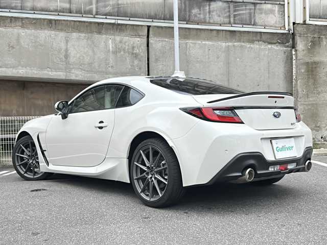 スバル ＢＲＺ S 愛知県 2022(令4)年 3.5万km クリスタルホワイトP アイサイト/社外９インチナビ/フルセグTV・CD・DVD・Bluetooth・HDMI・SD・USB/バックカメラ/プリクラッシュセーフティ/リア・オートマチック・ブレーキ（RAB）/スバル・リア・ビークル・ディティクション（SRVD）/車線逸脱警報/レーダークルーズコントロール/クリアランスソナー/前席シートヒーター/パドルシフト/スマートキー/プッシュスタート/社外デジタルインナーミラー/ETC/純正ドラレコ/電格ミラー/純正フロアマット/保証書/取扱説明書/スペアスマートキー/ディーラー点検整備記録簿1ヶ月・6ヶ月・R4・R6