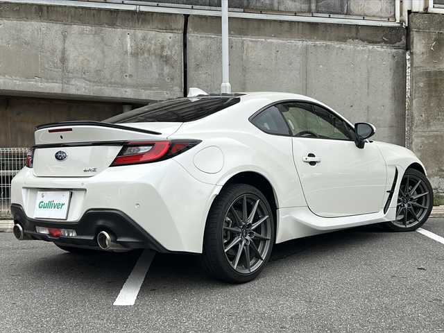 スバル ＢＲＺ S 愛知県 2022(令4)年 3.5万km クリスタルホワイトP アイサイト/社外９インチナビ/フルセグTV・CD・DVD・Bluetooth・HDMI・SD・USB/バックカメラ/プリクラッシュセーフティ/リア・オートマチック・ブレーキ（RAB）/スバル・リア・ビークル・ディティクション（SRVD）/車線逸脱警報/レーダークルーズコントロール/クリアランスソナー/前席シートヒーター/パドルシフト/スマートキー/プッシュスタート/社外デジタルインナーミラー/ETC/純正ドラレコ/電格ミラー/純正フロアマット/保証書/取扱説明書/スペアスマートキー/ディーラー点検整備記録簿1ヶ月・6ヶ月・R4・R6