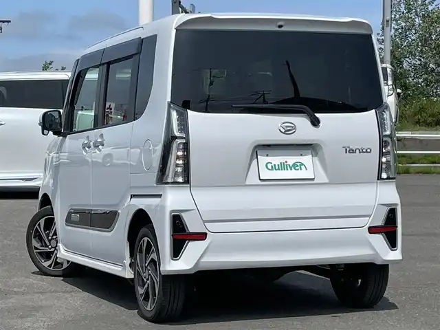 ダイハツ タント カスタム RS スタイルセレクション 道央・札幌 2021(令3)年 0.6万km シャイニングホワイトパール ４WD/純正ディーラーOPナビ/CD/DVD/BT/フルセグ/スマートアシスト/衝突被害軽減ブレーキ/横滑り防止装置/レーダークルーズコントロール/レーンキープアシスト/コーナーセンサー/バックカメラ/ビルトインETC/アイドリングストップ/PWRMODE/両側パワースライドドア/前席シートヒーター/革巻きステアリング/ステアリングリモコン/プッシュスタート/スマートキー/LEDヘッドライト/オートライト/オートハイビーム/フォグランプ/電動格納ミラー/ウィンカーミラー/フロアマット/ドアバイザー/スペアキー/純正エンジンスターター