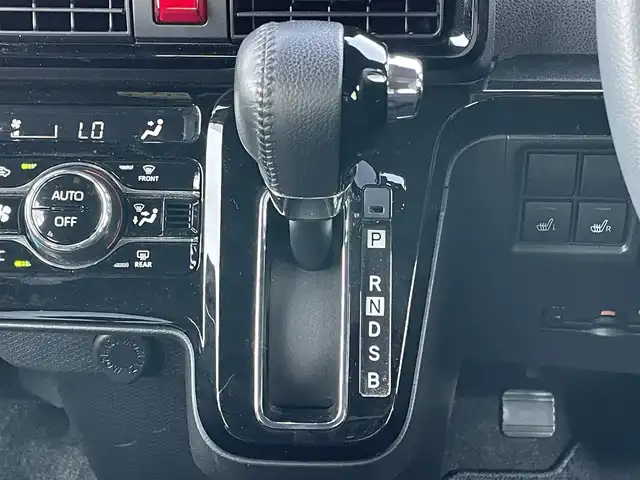ダイハツ タント カスタム RS スタイルセレクション 道央・札幌 2021(令3)年 0.6万km シャイニングホワイトパール ４WD/純正ディーラーOPナビ/CD/DVD/BT/フルセグ/スマートアシスト/衝突被害軽減ブレーキ/横滑り防止装置/レーダークルーズコントロール/レーンキープアシスト/コーナーセンサー/バックカメラ/ビルトインETC/アイドリングストップ/PWRMODE/両側パワースライドドア/前席シートヒーター/革巻きステアリング/ステアリングリモコン/プッシュスタート/スマートキー/LEDヘッドライト/オートライト/オートハイビーム/フォグランプ/電動格納ミラー/ウィンカーミラー/フロアマット/ドアバイザー/スペアキー/純正エンジンスターター
